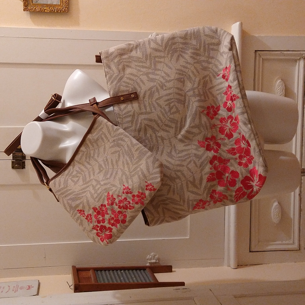 New beige woven tote and shoulder bag set